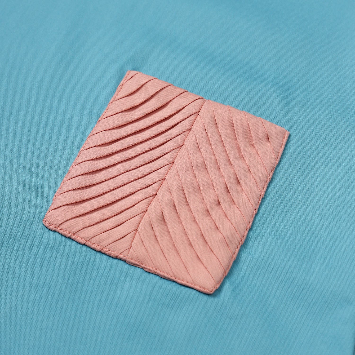 Daisy dress with pleated pocket